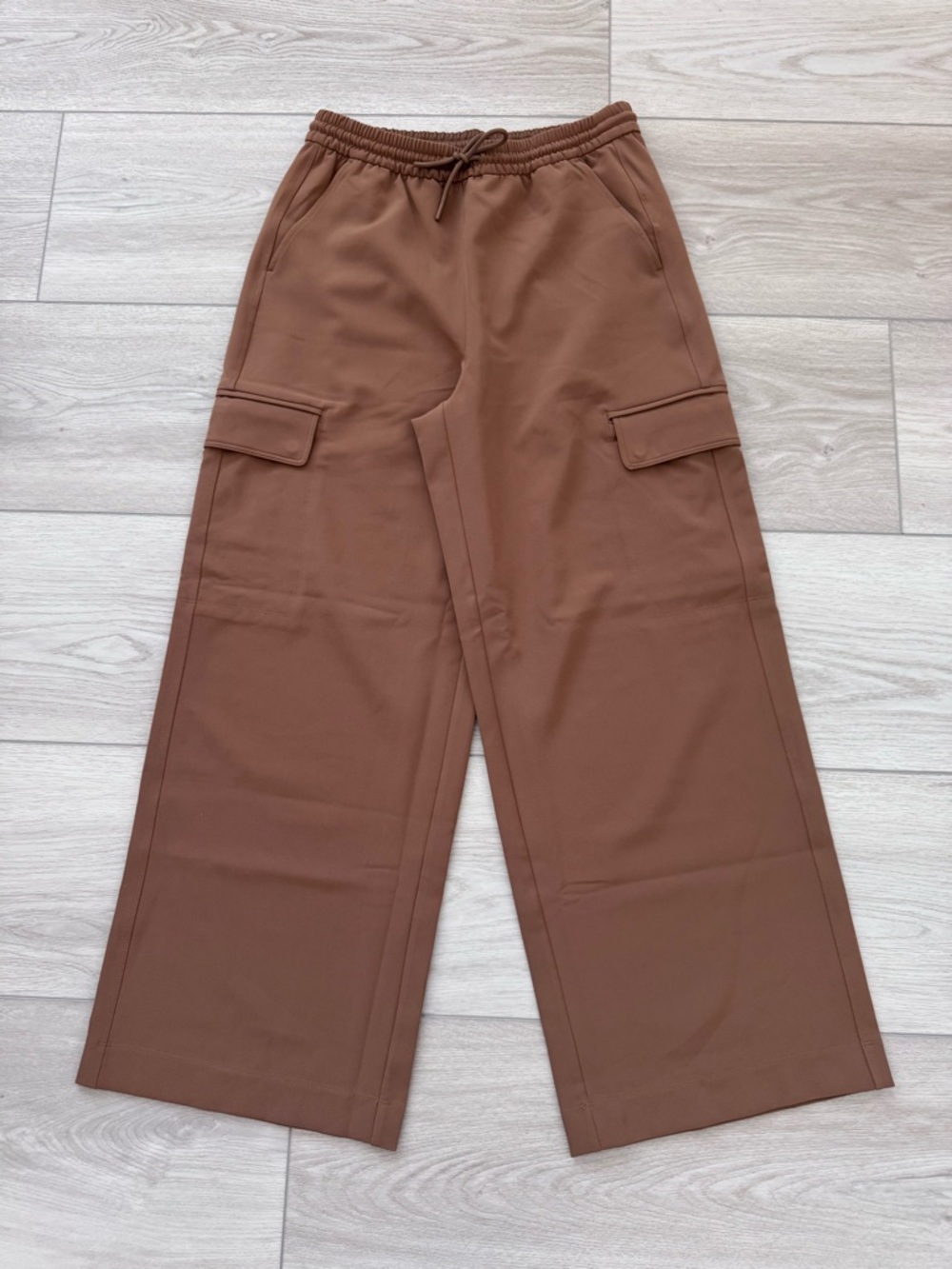 Athleta Promenade Cargo Wide Leg Extra Small Petite Pampas Beige EUC